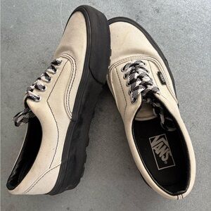 Vans Men's Black and Cream Sneakers